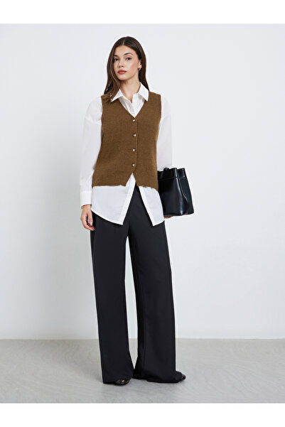 Styli Sleeveless V-Neck Flat Knit Vest