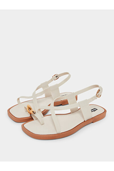 Styli Metal Accent Toe Loop Flat Sandals