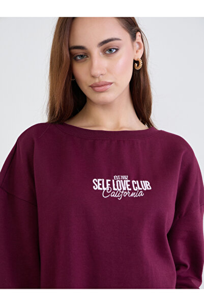 Styli Burgundy Oversized Embroidery Detail Sweatshirt