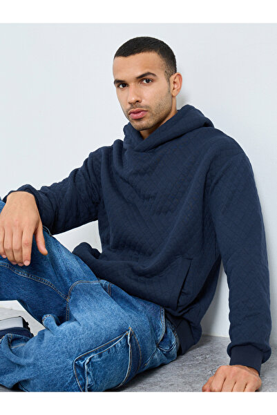Styli Men Navy Quilted Look Oversized Hoodie