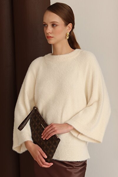 VAGGON Women's Cream Crew Neck Wide Sleeve Soft Sweater Vs01432