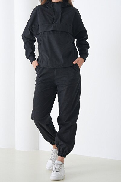 VAGGON Women's Black Mock Neck Kangaroo Pocket Sweatshirt and Elasticated Leg Trousers Velvet Set Vs01443