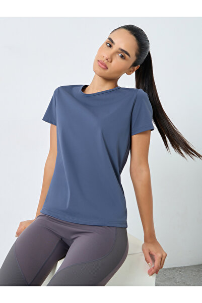 Styli Back Teardrop Peep Textured Top