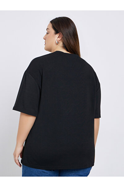Styli Plus Size Black Studded Pocket Detail T-Shirt