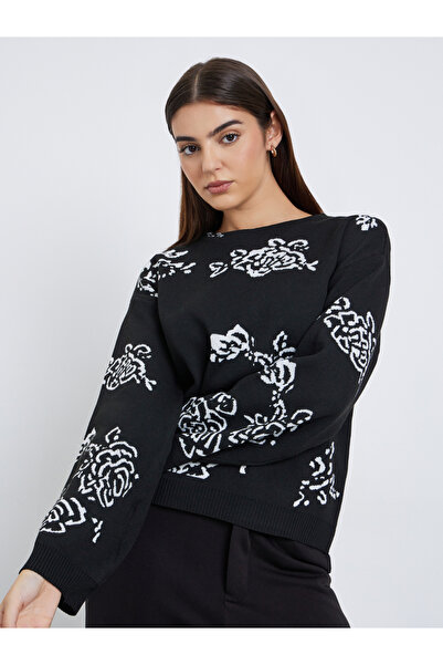 Styli سترة جاكار سوداء بقصّة عادية ومزخرفة بنقشة زهور