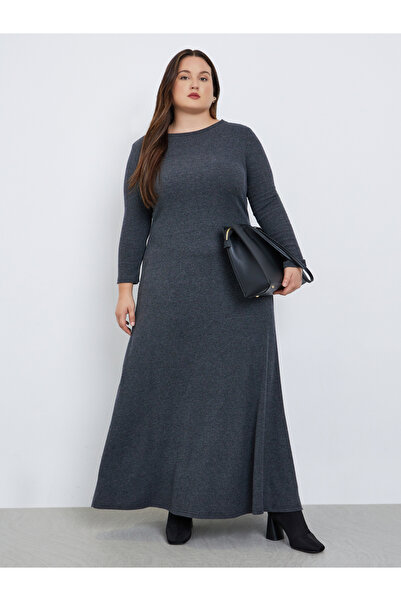 Styli فستان ماكسي مضلع ناعم بمقاس كبير