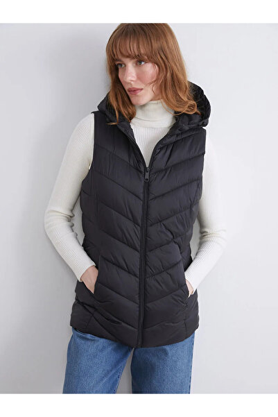LC Waikiki LCWAIKIKI Classic Siyah Kapüşonlu Kadın Şişme Yelek