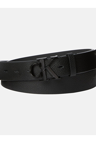 Calvin Klein حزام جلدي ثابت للرجال، أسود/أسود غير لامع، مقاس 32 مم، بإبزيم أح...