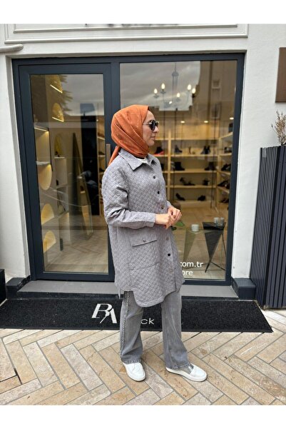 Invee Дълга дамска риза с капитонирана подплата, сива