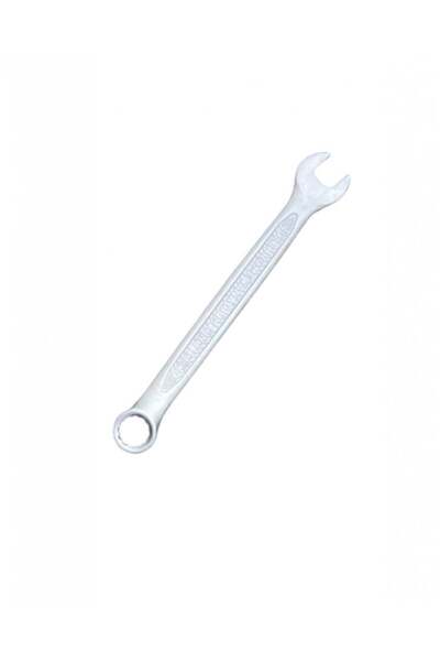 Man 10-gauge wrench
