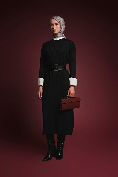 Armine TREND Πλεκτό φόρεμα με σχέδιο μπακλαβά μαύρο 25YTD957