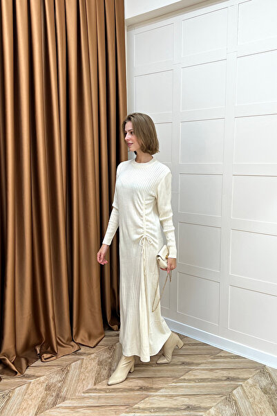 Stilife Πλεκτό φόρεμα με πλεκτό στρίφωμα εκρού