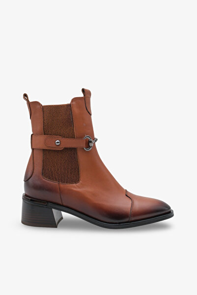 İNNABUTİKK حذاء نسائي يومي من Poina باللون البني