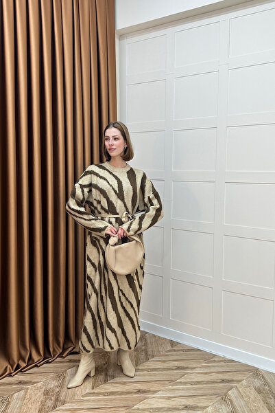 Stilife Πλεκτό φόρεμα με σχέδιο ζέβρας Pars Camel