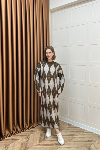 Stilife Πλεκτό φόρεμα με σχέδιο μπακλαβά καφέ