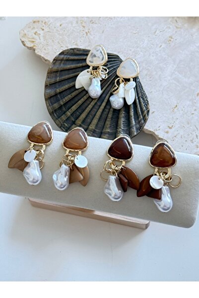 MyladyAccessoriess أقراط بتصميم باروكي مزينة باللؤلؤ (مطلية بالنحاس) طبيعية