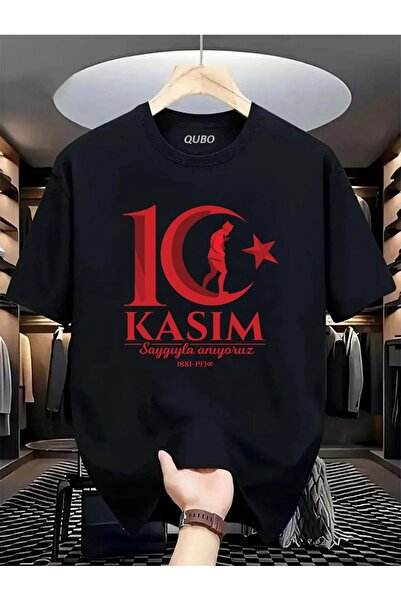 qubo sportswear & company qubo Unisex ATATURK ΟΚΤΟBER oversized με τύπωμα Βαμ...