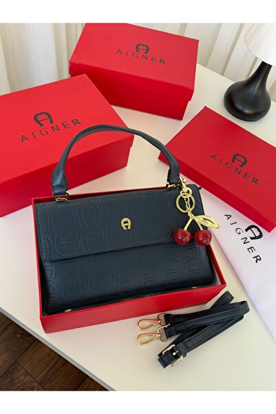 bag Shoulder bag with accessories