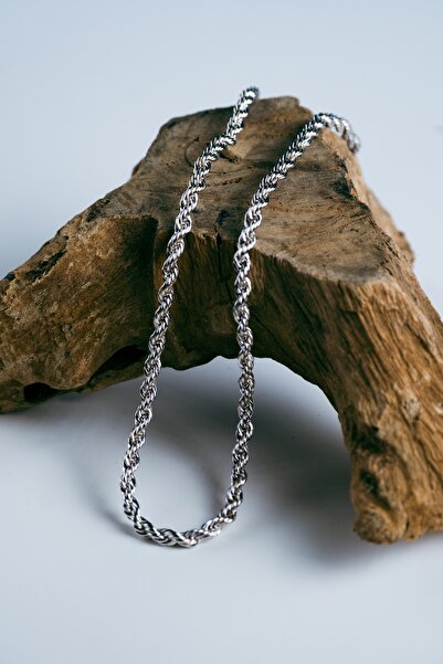 Helia Studio قلادة فضية اللون على شكل حلزون