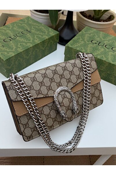 GGGG Shoulder bag with accessories