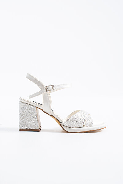 es exello Fiore Platform Pearl Detailed Bridal Shoes