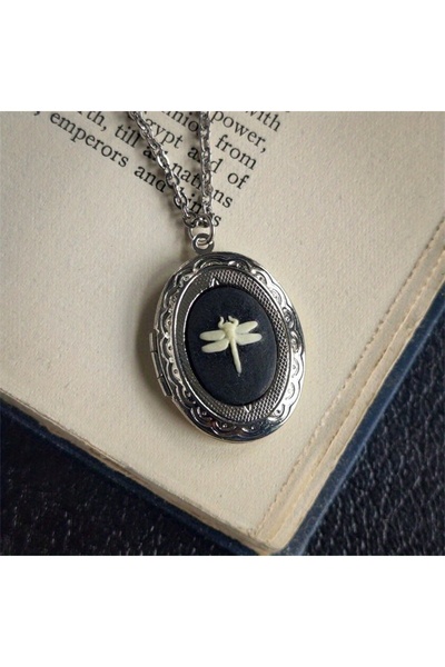 Choice YB1123-1 قلادة نسائية عتيقة على شكل يعسوب باللونين الأسود والأحمر والأ...