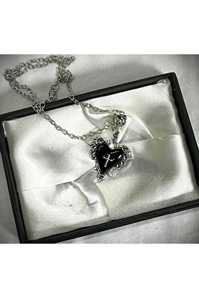 DÜKKAN DESİGN HAÇLI GOTİK SİYAH KALP KOLYE