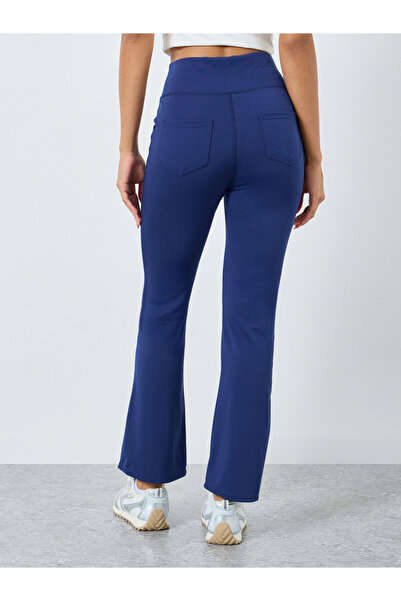 Styli Side and Back Pockets Broad Waist Flared Leggings