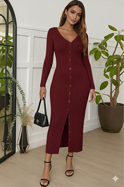 M&G PREMIUM BOUTIQUE Bordo Düğmeli Uzun Kollu Triko Elbise – V Yaka Fit Kalıp | Şık, Zarif ve Rahat Günlük Elbise