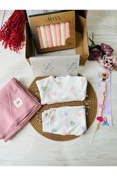 Minisse Renkli Kalpli Pembe Müslin Battaniyeli Hediye Seti Kız Bebek