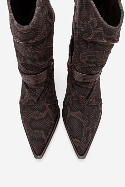 LuviShoes MYRA Kahverengi Desenli Biyeli Tokalı Kadın Topuklu Bot