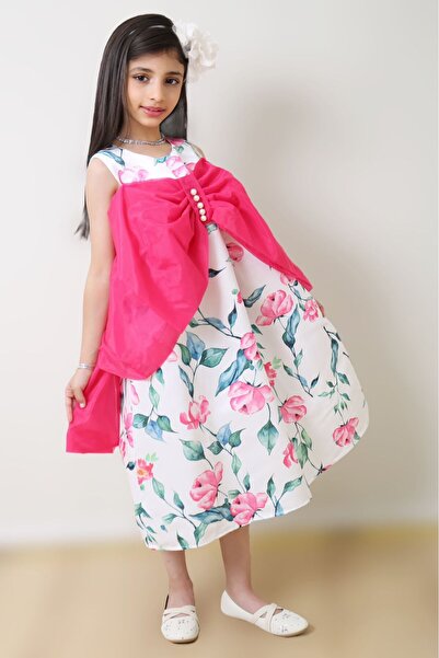 Generic Girls' dress with a dramatic touch