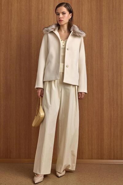 Olcay Short Fur Coat with Detachable Collar Ekru 3158