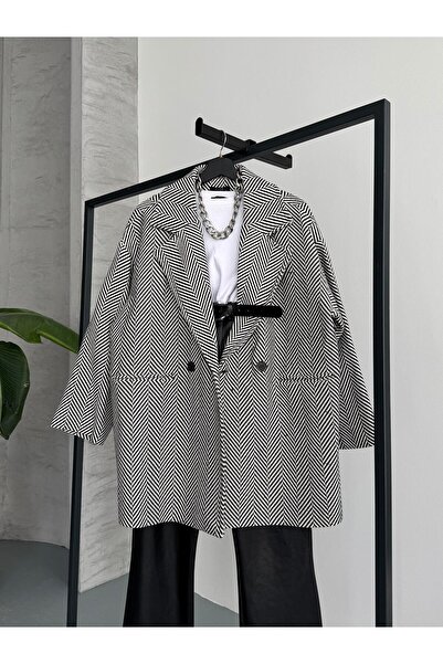 FERZOLAİO معطف أسود وأبيض قصة فضفاضة ذو ظهر سمكة