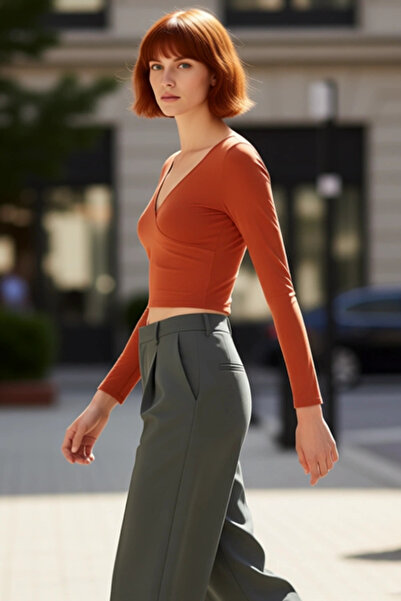 PayBuy Bluză de damă ecru cu decolteu în V, cu mânecă lungă, cu detaliu din d...