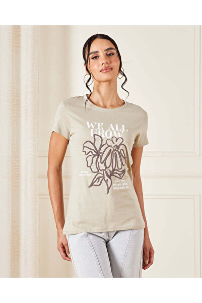 REDTAG تي شيرت نسائي عاجي مطبوع