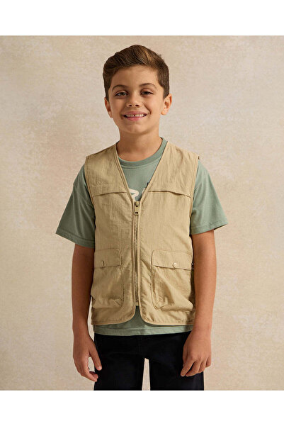 REDTAG طقم سترة بيج مع تي شيرت أخضر للأولاد (قطعتين)