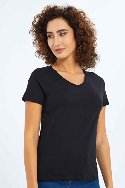 REDTAG تي شيرت أسود بأكمام قصيرة ورقبة على شكل حرف V