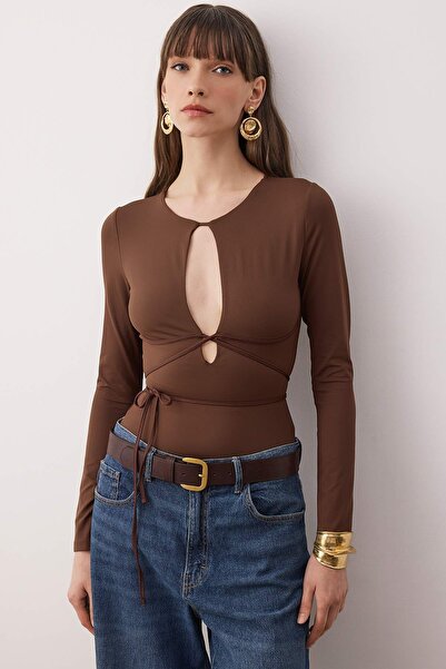 Trendyol Collection Brown Deep V Neck Tie-Up Knitted Party Body Tpraw26Bd00028