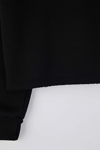 Trendyol Curve Black Crop Boy Crew Neck Basic Plus Size Sweatshirt Tbbaw26Ao00046