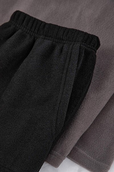 Trendyol Collection Anthrazitfarbenes, besticktes Fleece-/Winter-Pyjama-Set mit regulärem Schnitt TMNAW26PT00038