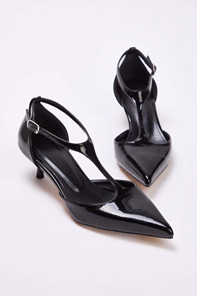TRENDYOL SHOES Black T-Strap Pointed Toe Women's 4.5 cm Kitten Heel Shoes Takaw26To00023