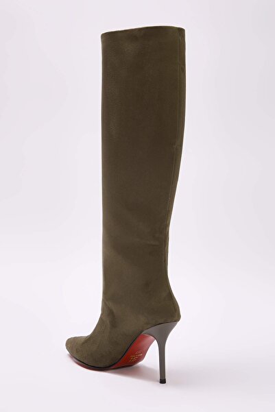 TRENDYOL SHOES Γυναικείες μπότες με λεπτό τακούνι χακί σουέντ με μυτερή μύτη TAKAW26CZ00032