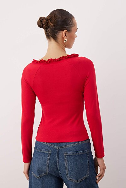 Trendyol Collection Red Fitted/Slim Fit Gather/Ruffle Detail Long Sleeve Stretchy Knitted Blouse Twoaw26Bz00162
