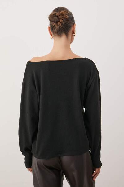 Trendyol Collection Black Open Shoulder Relaxed/Casual Fit Loose Knitted Blouse Twoaw26Bz00330