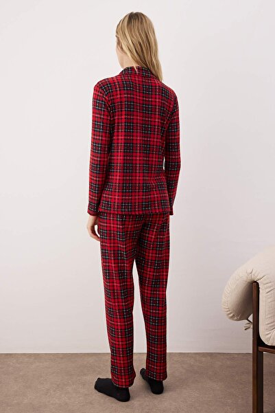 Trendyol Collection Sada pleteného pyžama Soft Feel Red Plaid - Sleep Band Brushed Thmaw24pt00100