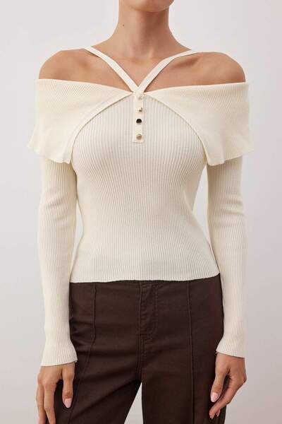Trendyol Collection Ecru Premium Yarn/Special Yarn Carmen Neck Strap Knitwear Sweater Twoaw26Kz00076
