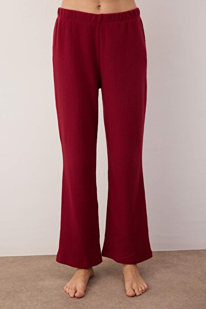 Trendyol Collection Burgunderrotes, geripptes Winter-Strickpyjama-Set mit Taschendetail THMAW26PT00127