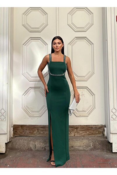 Modafeminen Esnek Scuba Kumaş Geniş Omuz Askılı Taş Detaylı Yırtmaçlı Abiye Elbise 583328 ZÜMRÜT