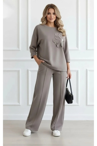 UniqueStore.ro Elegant beige women's suit with 3D flower